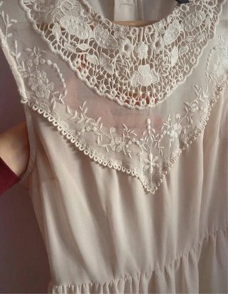 Vestido H&M beige con encaje