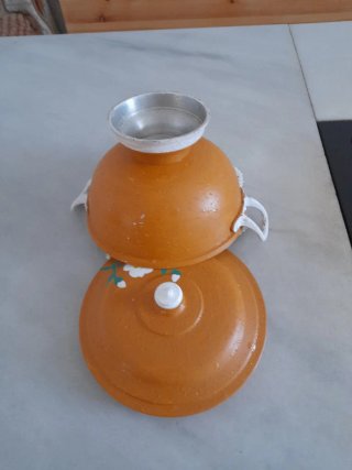 SOPERA de aluminio antiguo con flores