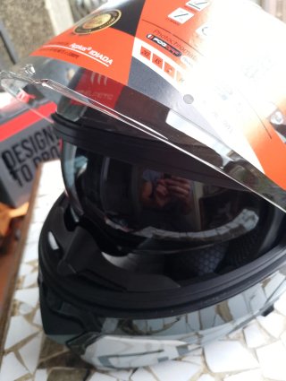 Casco MT Genesis Talla L + Cuello y Guantes verano