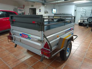 Remolque Basculante con freno de inercia