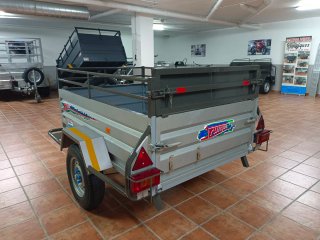 Remolque Basculante con freno de inercia