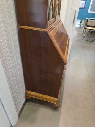 Aparador Clásico Madera y Cristal