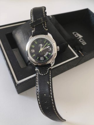 Reloj Lotus Negro