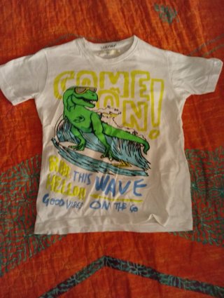 Lote 3 camisetas infantiles. Sfera. 6-7 años