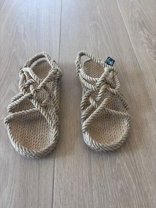 Sandalias de esparto beige