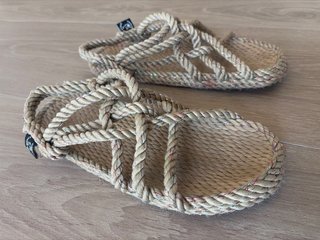 Sandalias de esparto beige