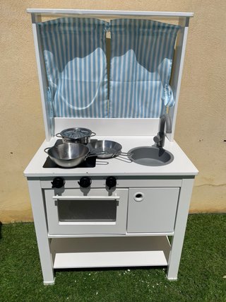 Cocinita Ikea Blanca, con set de ollas y comida