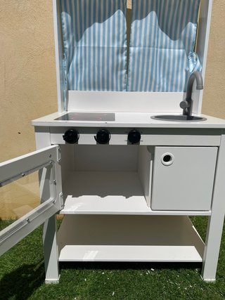 Cocinita Ikea Blanca, con set de ollas y comida