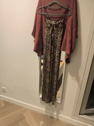 Vestido largo estampado leopardo espalda abierta