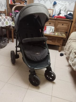 Carro de bebé Joie gris