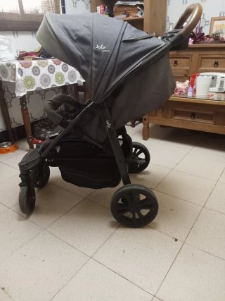 Carro de bebé Joie gris