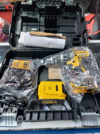 Taladro Dewalt DCD769