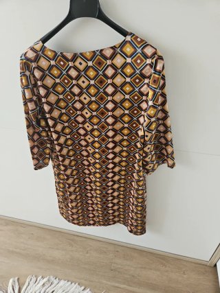 Vestido estampado rombos por encima de la rodilla