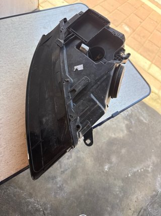 Faro Xenon Audi A4 2013 Patilla para reparar