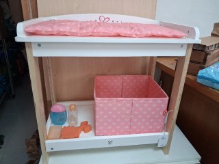 Cambiador juguete marca Hape madera