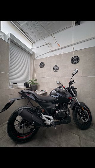 Keeway RKS 125 Negra