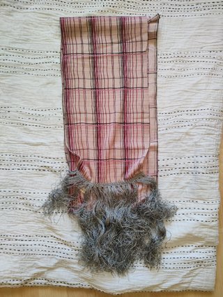 Foulard vintage cuadros rosa y flecos grises