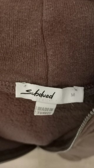 Chaqueta/ Sudadera Subdued con capucha (oversized)