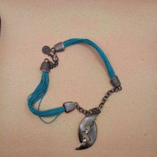 Collana turchese multifilo con ciondolo