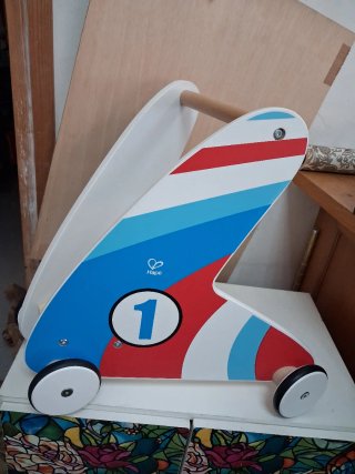 Correpasillos Hape madera coche carreras