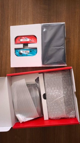 Nintendo Switch OLED + Accessori + Regalo