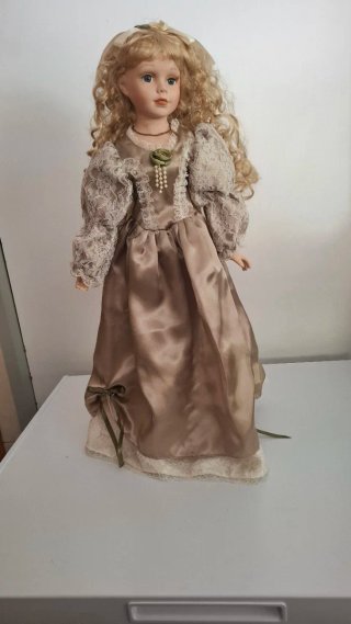 Muñeca de 55 cm, de porcelana antigua