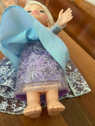 Bambola Elsa Frozen Parlante