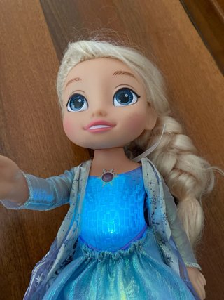 Bambola Elsa Frozen Parlante