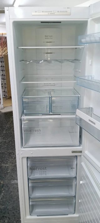 NEVERA COMBI BOSCH NO FROST ENERGÍA A+