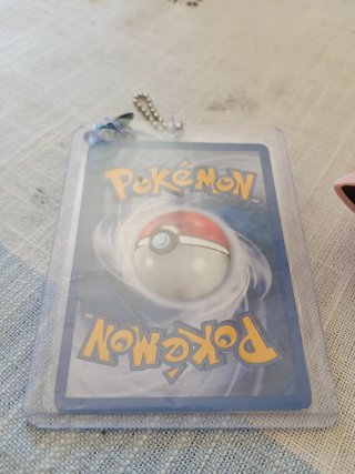 Figure Pokemon + Carta Pokemon Sorpresa