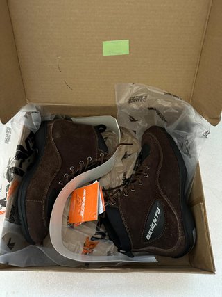 Zapatillas Num 41 Seventy nuevas con protecciones
