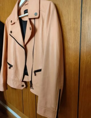 Chaqueta biker piel Uterqüe rosa-coral
