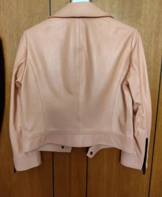 Chaqueta biker piel Uterqüe rosa-coral