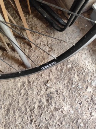 Llanta trasera de carretera 700c Shimano