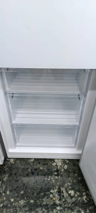 NEVERA COMBI HISENSE NO FROST PUERTA DE CRISTAL