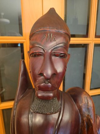 Figura Africana de Ébano Tallada