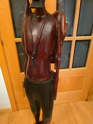 Figura Africana de Ébano Tallada