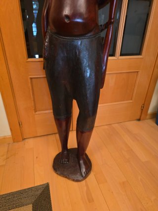 Figura Africana de Ébano Tallada