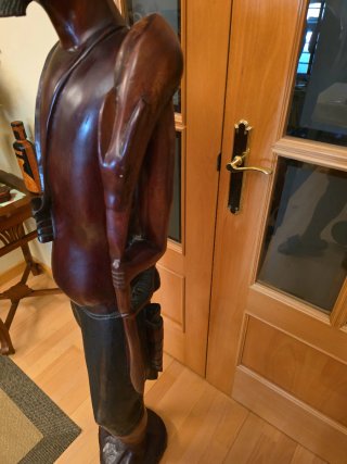 Figura Africana de Ébano Tallada