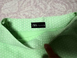 Falda Zara verde con lunares Talla XS