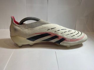Adidas Predator sin cordones gama alta