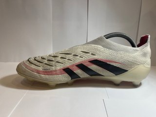Adidas Predator sin cordones gama alta