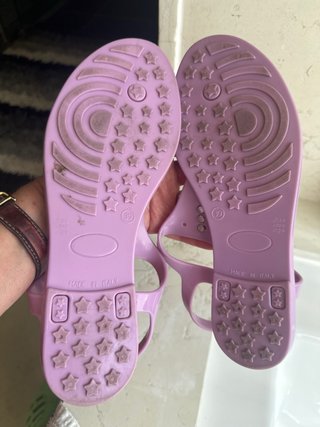 Sandalias Versace Moradas y Doradas
