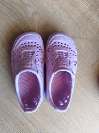 Lote 2 Chanclas Niña Puma Tallas 21 y 23