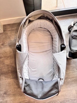 Carrito Stokke con silleta y capazo