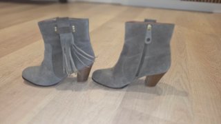 Botines grises de ante con flecos