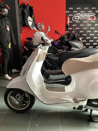 Vespa Primavera 125S Scooter Automática