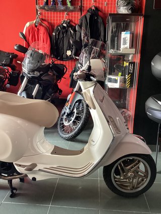 Vespa Primavera 125S Scooter Automática