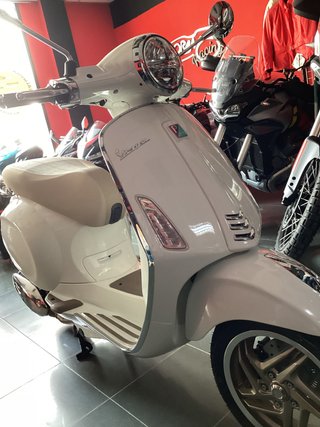 Vespa Primavera 125S Scooter Automática