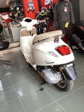 Vespa Primavera 125S Scooter Automática